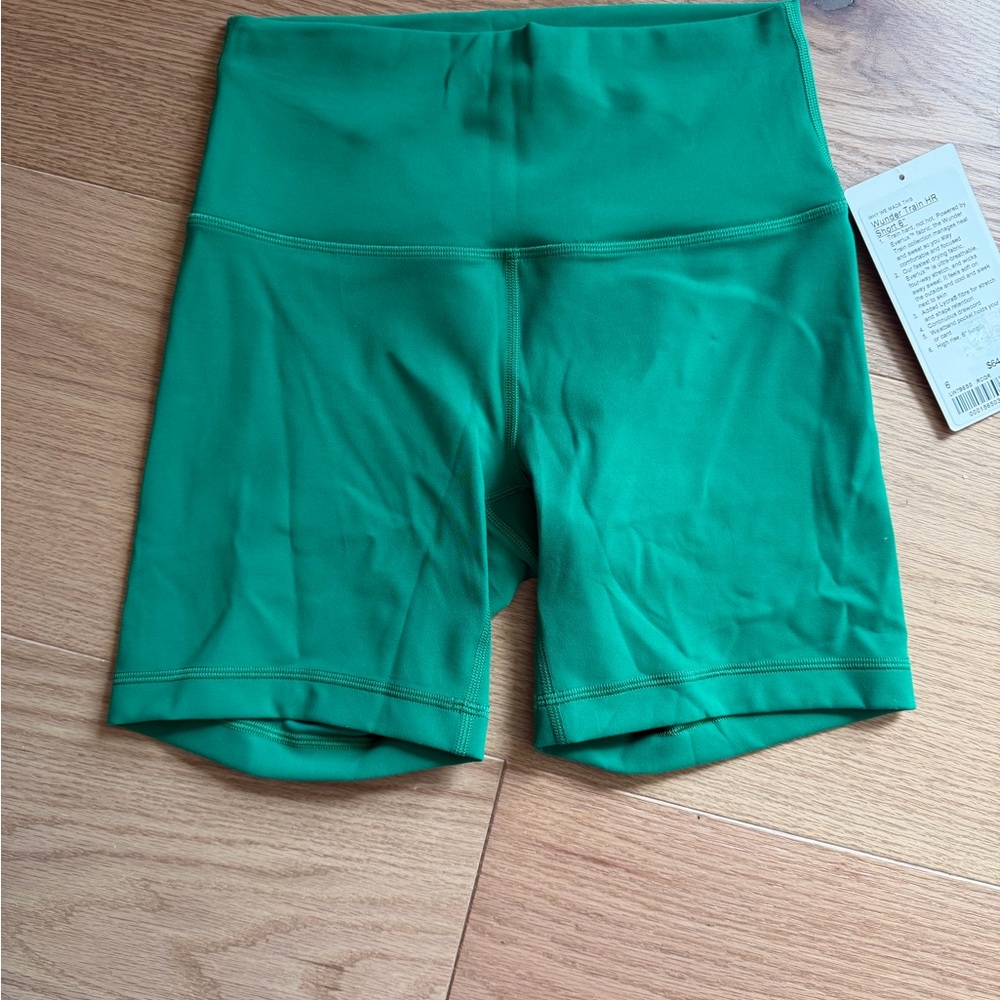 Women's Lululemon High-Waist Raceway Green Active Bike Shorts NWT
